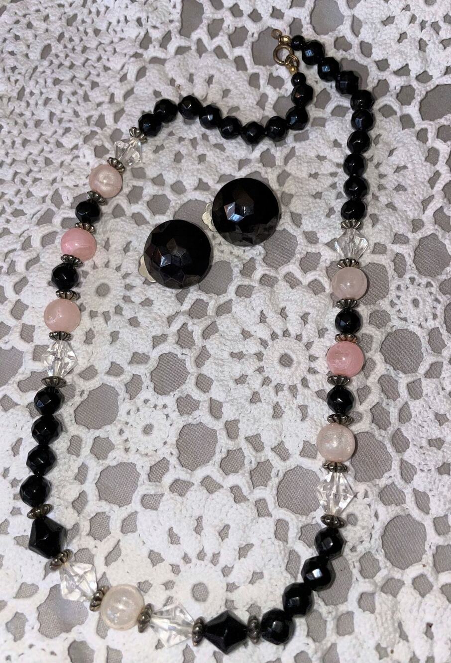 VINTAGE Clip Earrings & Necklace EUC